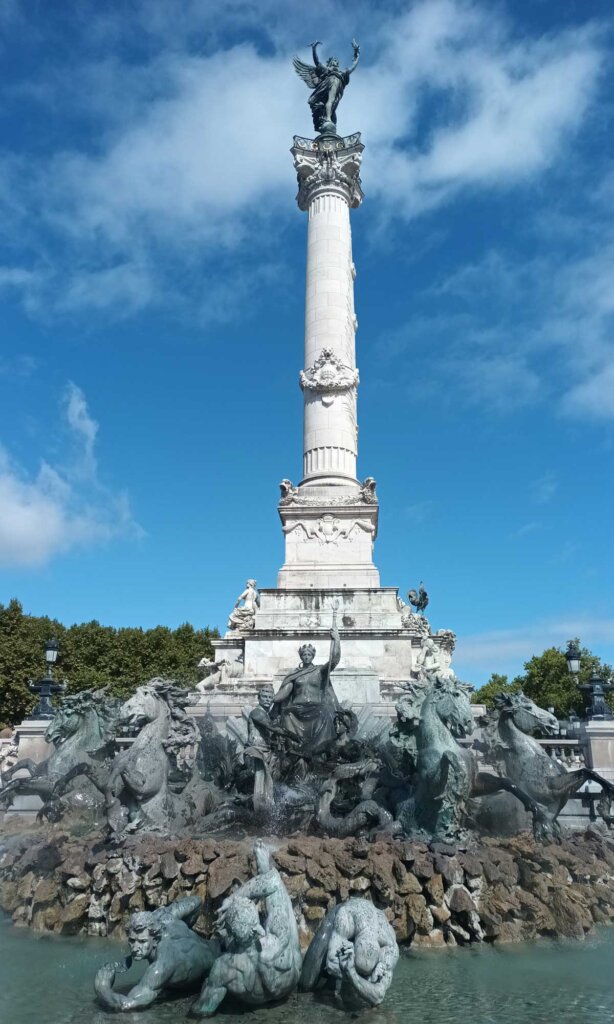 statue bordeaux Monument aux Girondins