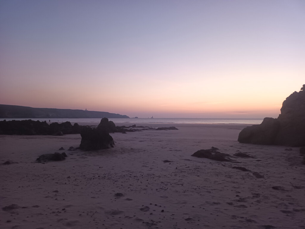 Plage de la Baie des Trépassés sunset